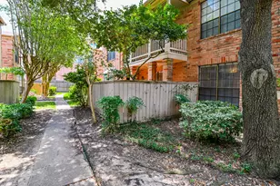 2255 Braeswood Park Dr, Houston, TX 77030 - Photo 25