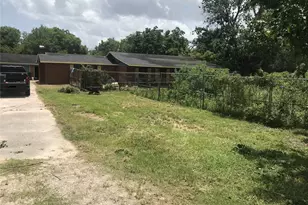 117 W Archer Rd, Baytown, TX 77521 - Photo 3