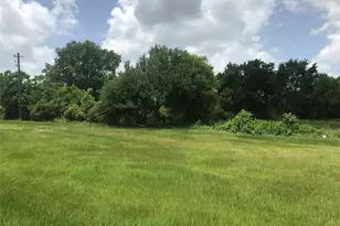 117 W Archer Rd, Baytown, TX 77521 - Photo 5