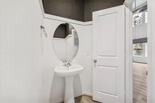 215 Freeman Blvd, West Columbia, TX 77486 - Photo 17