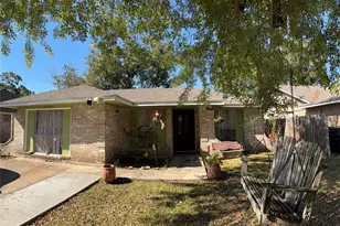 6406 Tall Willow Dr, Houston, TX 77088 - Photo 17