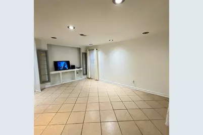 6406 Tall Willow Drive, Houston, TX 77088 - Photo 7