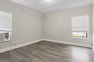 1709 W 4th St, Freeport, TX 77541 - Photo 9