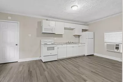 1709 W 4th Street #1709, Freeport, TX 77541 - Photo 5
