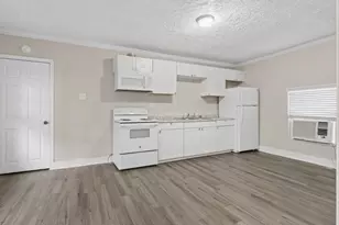 1709 W 4th St, Freeport, TX 77541 - Photo 5