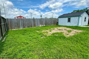 1402 Avenue K, San Leon, TX 77539 - Photo 15