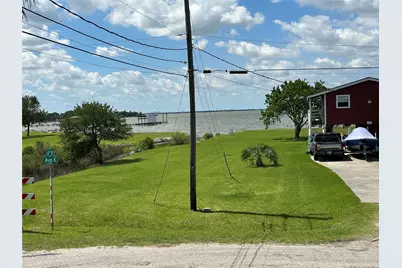1402 Avenue K, San Leon, TX 77539 - Photo 3