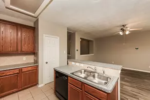 814 Forest Ivy Ln, Houston, TX 77067 - Photo 9