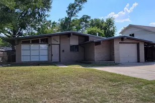 2419 Stonecrest Dr, Houston, TX 77018 - Photo 1
