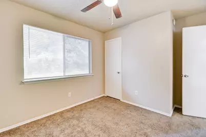 13106 Townwood Drive, Houston, TX 77045 - Photo 11