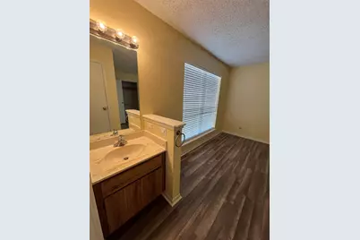 3919 Fairmont Parkway #200, Pasadena, TX 77504 - Photo 9
