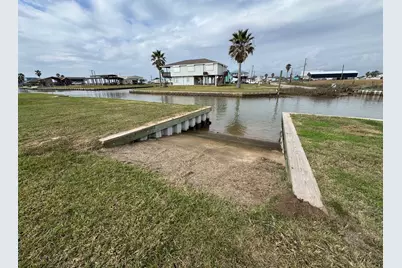 1118 County Road 204, Sargent, TX 77414 - Photo 33