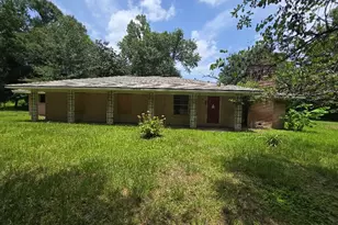 400 County Rd 2318, Dayton, TX 77535 - Photo 1