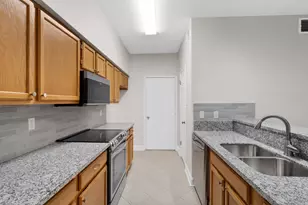 7392 Regency Square Ct, Houston, TX 77036 - Photo 9
