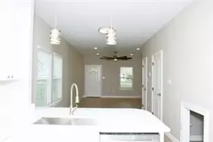 919 N Avenue C, Freeport, TX 77541 - Photo 9