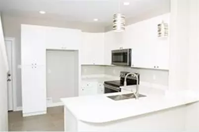 919 N Avenue C, Freeport, TX 77541 - Photo 7
