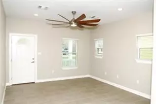 919 N Avenue C, Freeport, TX 77541 - Photo 5