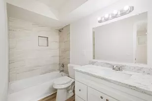 802 Wright St, El Campo, TX 77437 - Photo 13