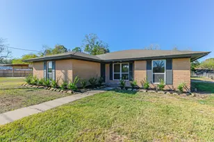 802 Wright St, El Campo, TX 77437 - Photo 1