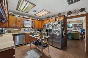 908 Sam Houston Ave, Huntsville, TX 77320 - Photo 11