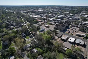 908 Sam Houston Ave, Huntsville, TX 77320 - Photo 21