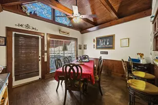 908 Sam Houston Ave, Huntsville, TX 77320 - Photo 13