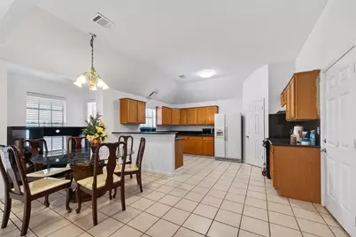 9927 Glenkirk Drive, Houston, TX 77089 - Photo 5