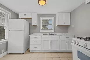 4020 Ave O 1/2, Galveston, TX 77550 - Photo 5