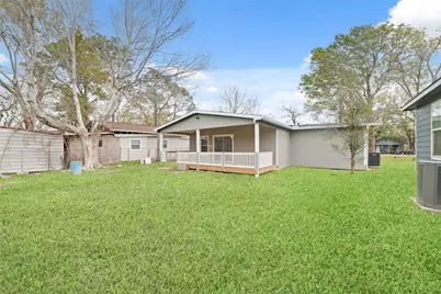 1416 E Avenue B, Bay City, TX 77414 - Photo 5
