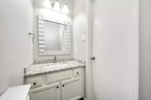 554 Wilcrest Dr, Houston, TX 77042 - Photo 13