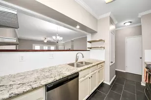 554 Wilcrest Dr, Houston, TX 77042 - Photo 3