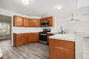 9478 Carmalee St, Houston, TX 77075 - Photo 9