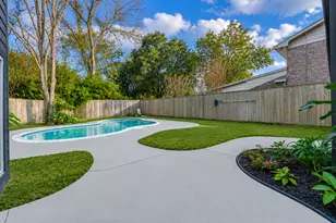 211 Big Hollow Ln, Houston, TX 77042 - Photo 35