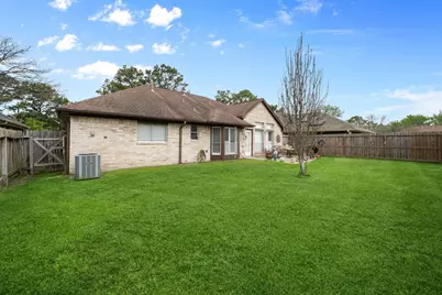 1122 Glenmeadows Drive, La Porte, TX 77571 - Photo 3
