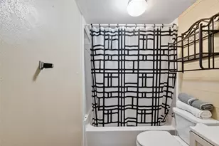 1012 12th St, Dickinson, TX 77539 - Photo 7