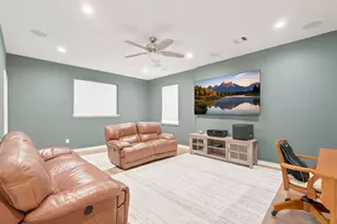 156 April Waters Dr W, Conroe, TX 77356 - Photo 27