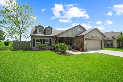 233 Twin Lakes Boulevard, West Columbia, TX 77486 - Photo 3