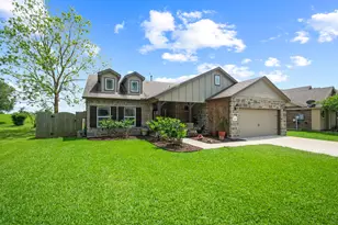 233 Twin Lakes Blvd, West Columbia, TX 77486 - Photo 3