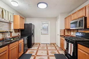 1631 Bonnyton Ln, Houston, TX 77014 - Photo 9