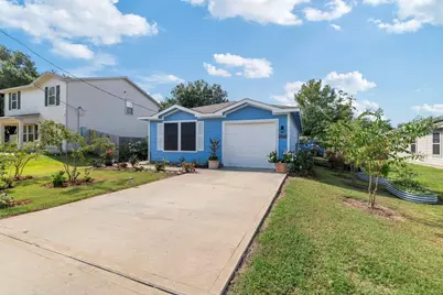 2707 Center Street, Waller, TX 77484 - Photo 1