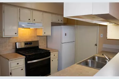 4826 Redfish Reef Drive, Bacliff, TX 77518 - Photo 9