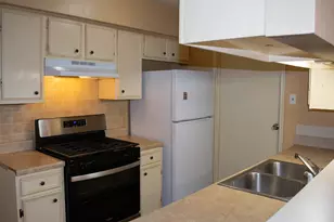 4826 Redfish Reef Dr, Bacliff, TX 77518 - Photo 9