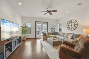 2601 Bevis St, Houston, TX 77008 - Photo 3