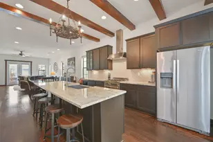 2601 Bevis St, Houston, TX 77008 - Photo 11