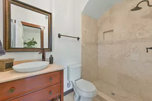 2601 Bevis St, Houston, TX 77008 - Photo 23