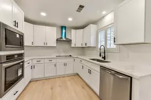 5946 Valkeith Dr, Houston, TX 77096 - Photo 9