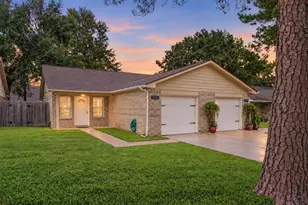 1725 Hazelwood Dr, Conroe, TX 77301 - Photo 1
