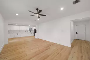 9811 Degas Ln, Houston, TX 77016 - Photo 7