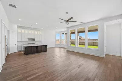 12246 Valencia Boulevard, Mont Belvieu, TX 77523 - Photo 11