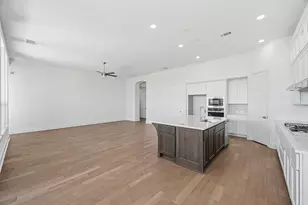 12246 Valencia Blvd, Mont Belvieu, TX 77523 - Photo 15